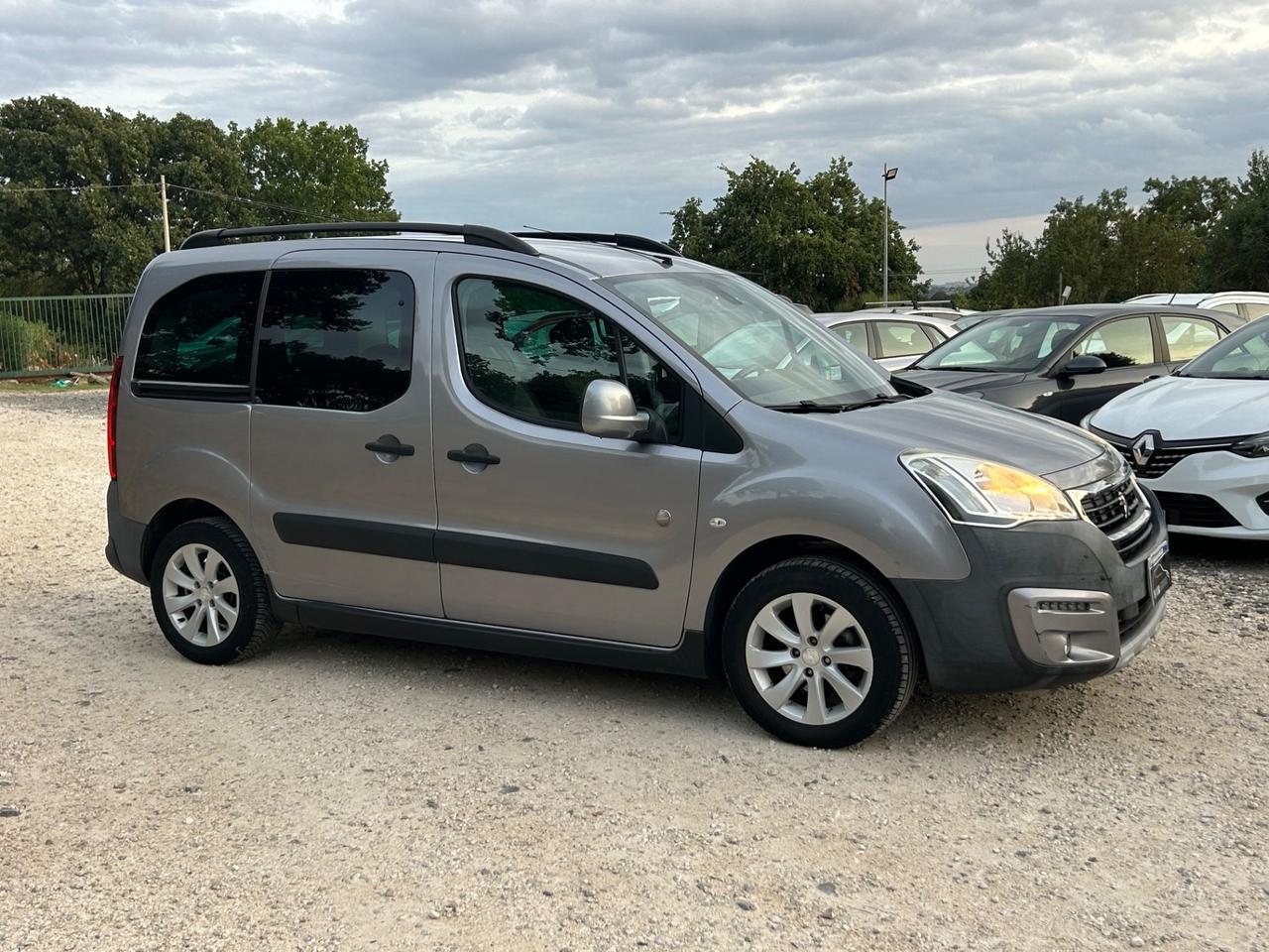 Peugeot Partner Tepee BlueHDi 100 Outdoor Euro6