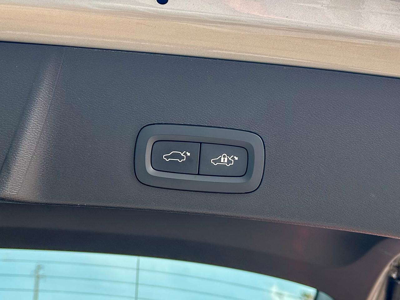 PROMO! Volvo XC40 T4 Recharge Plug-in Hybrid automatico