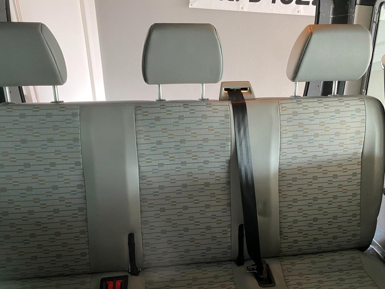 Volkswagen Transporter Multivan Caravelle 2.0 Euro 5A 9 Posti