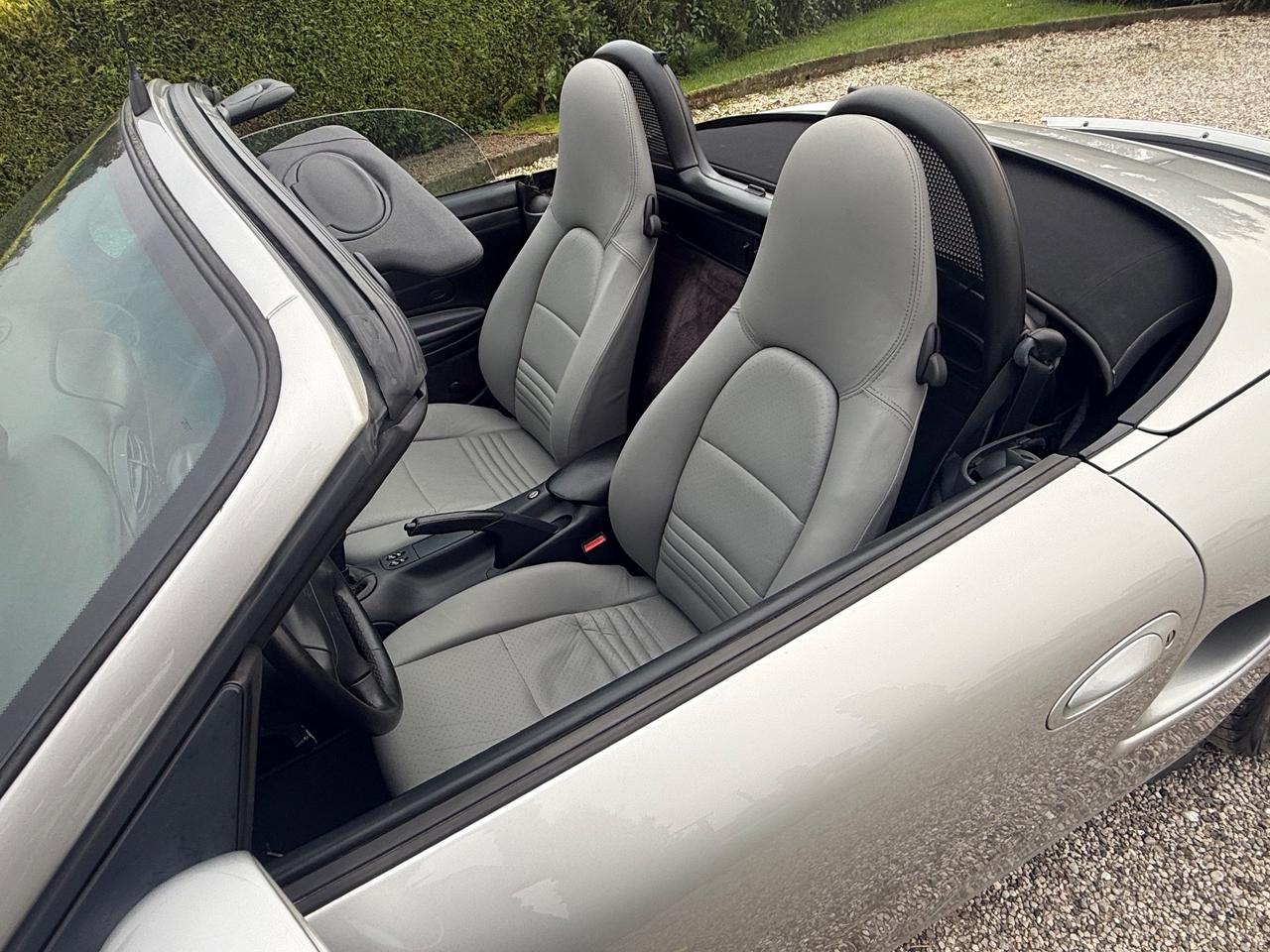 Porsche Boxster 2.5i 24V cat