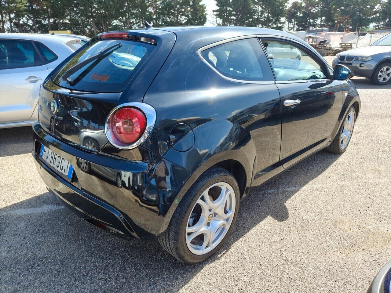Alfa Romeo MiTo 1.3 JTDm-2 Distinctive Sport Pack 2011