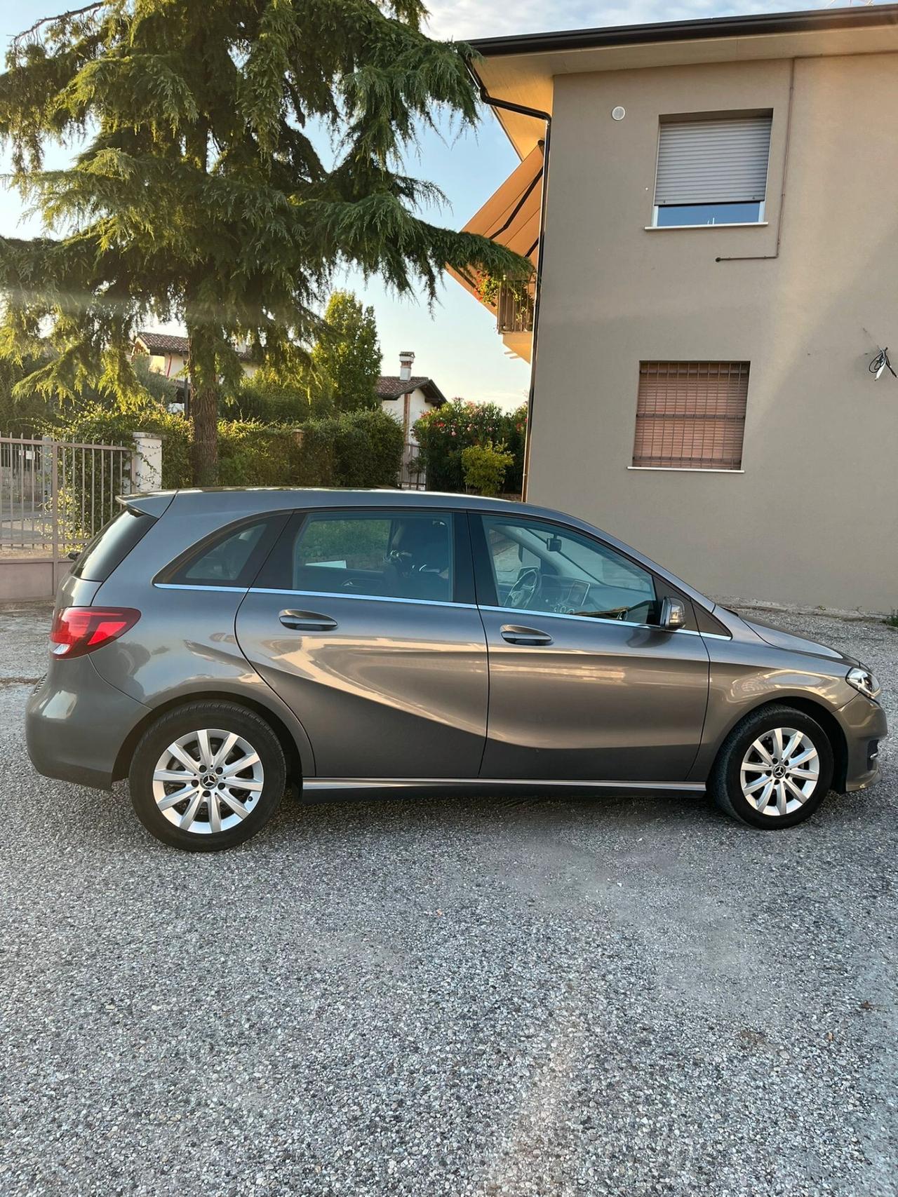 Mercedes-benz B 180 d Automatic Premium