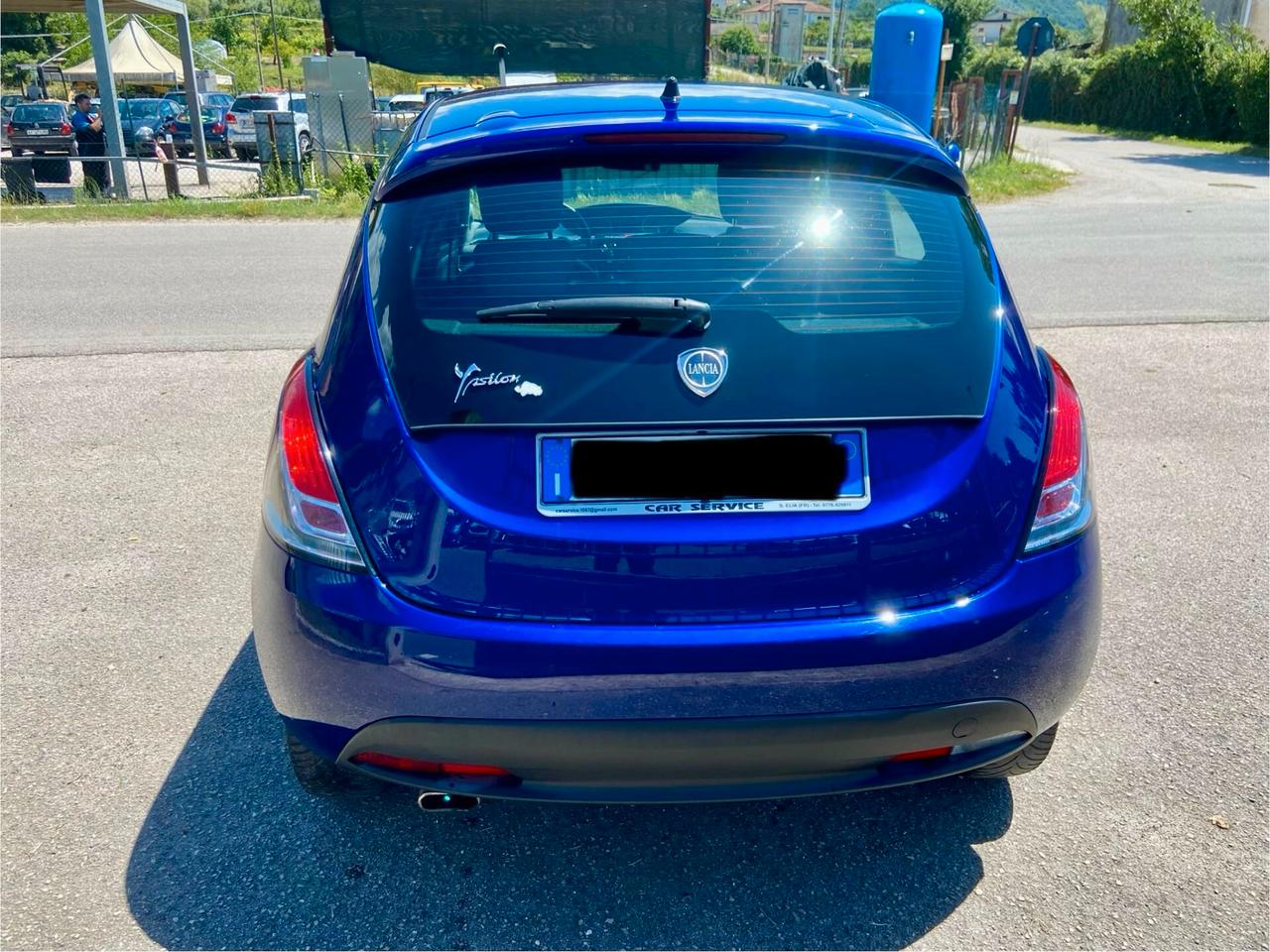 Lancia Ypsilon 1.2 69 CV 5 porte S&S Silver NEOPATENTATI