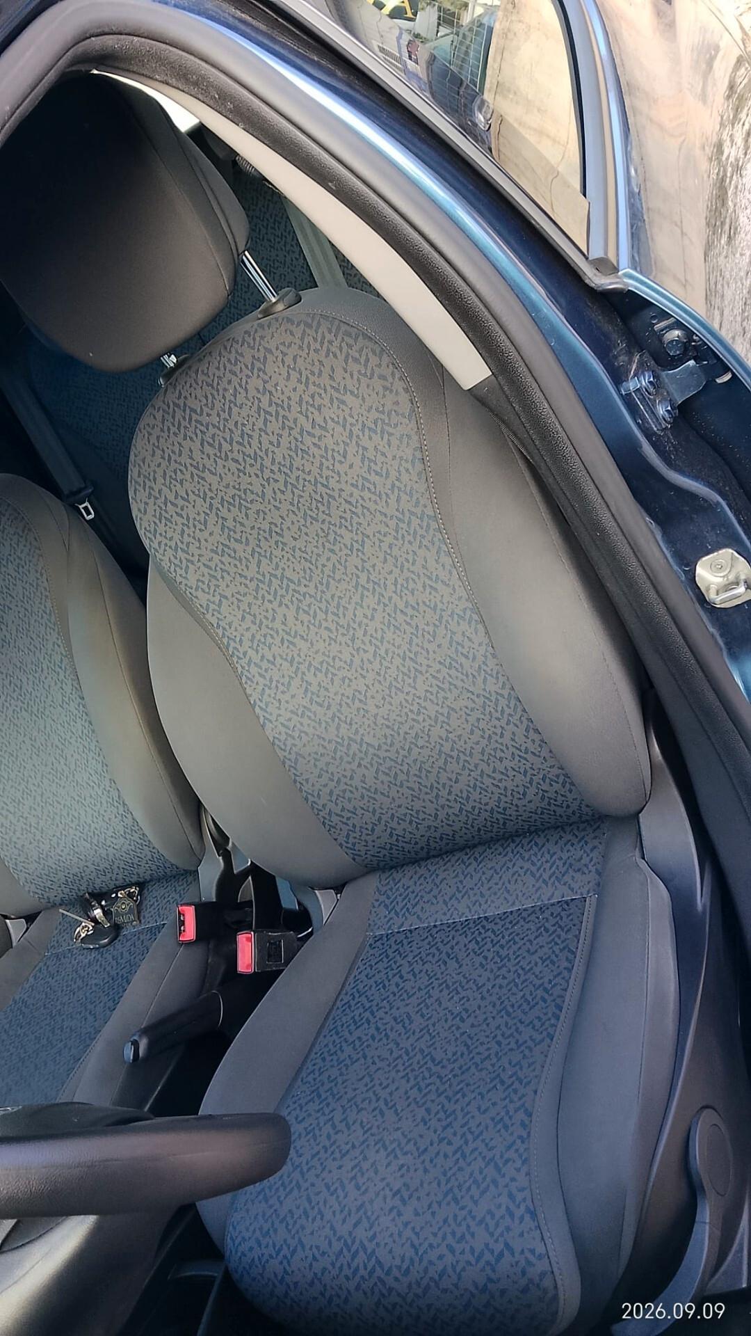 Lancia Ypsilon 1.0 FireFly 5 porte S&S Hybrid Silver