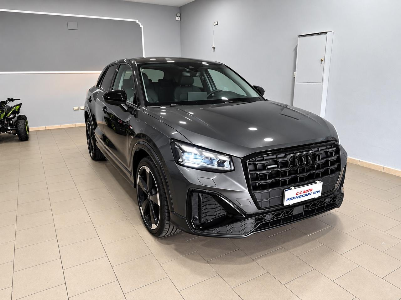 Audi Q2 40 TFSI quattro S tronic Identity Black