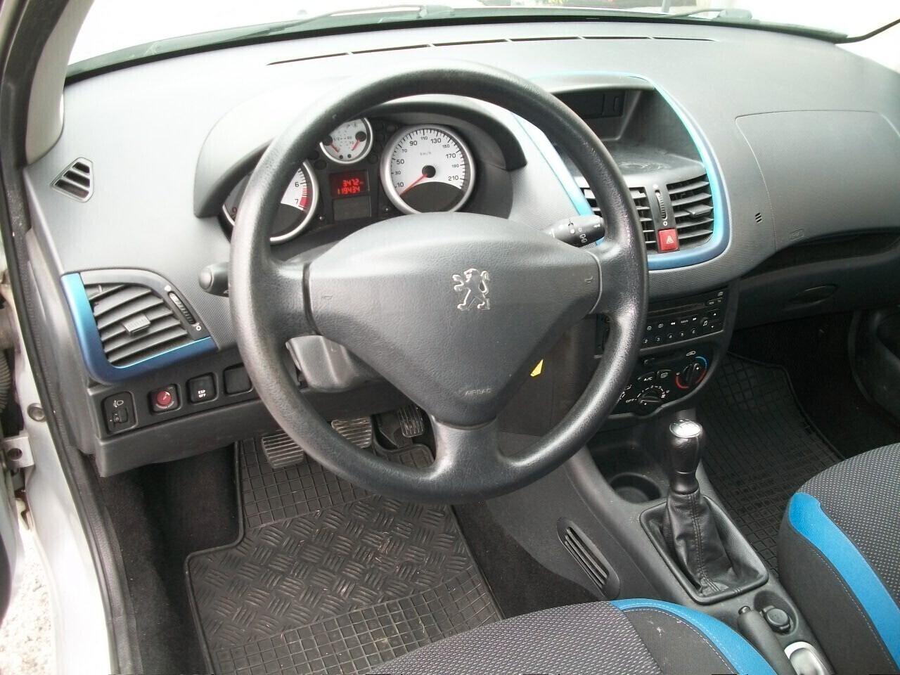 Peugeot 206 MODELLO PIU,, CC 1360 BENZINA EURO 05 SI NUOVI PATENTATI KM 119443 GARANZIA UN ANNO