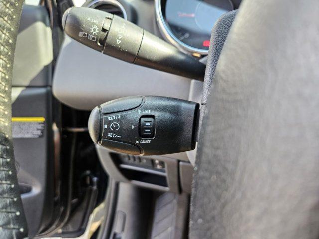 PEUGEOT 5008 1.6 HDi 115CV 7POSTI