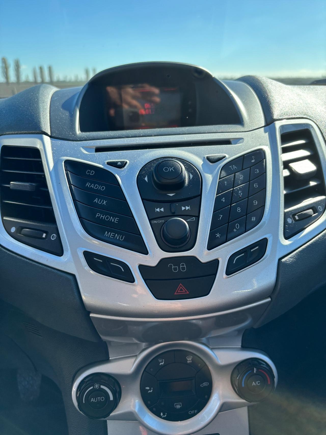 Ford Fiesta 1.4 96CV aut. 3 porte Titanium