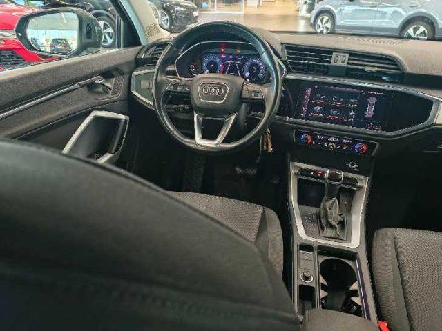 AUDI Q3 35 TDI quattro S tronic Business
