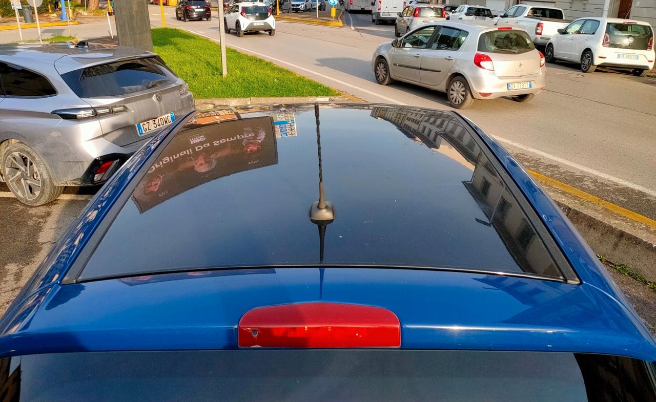 Opel Corsa 1.2 Coupé Black Edition Neopatentati