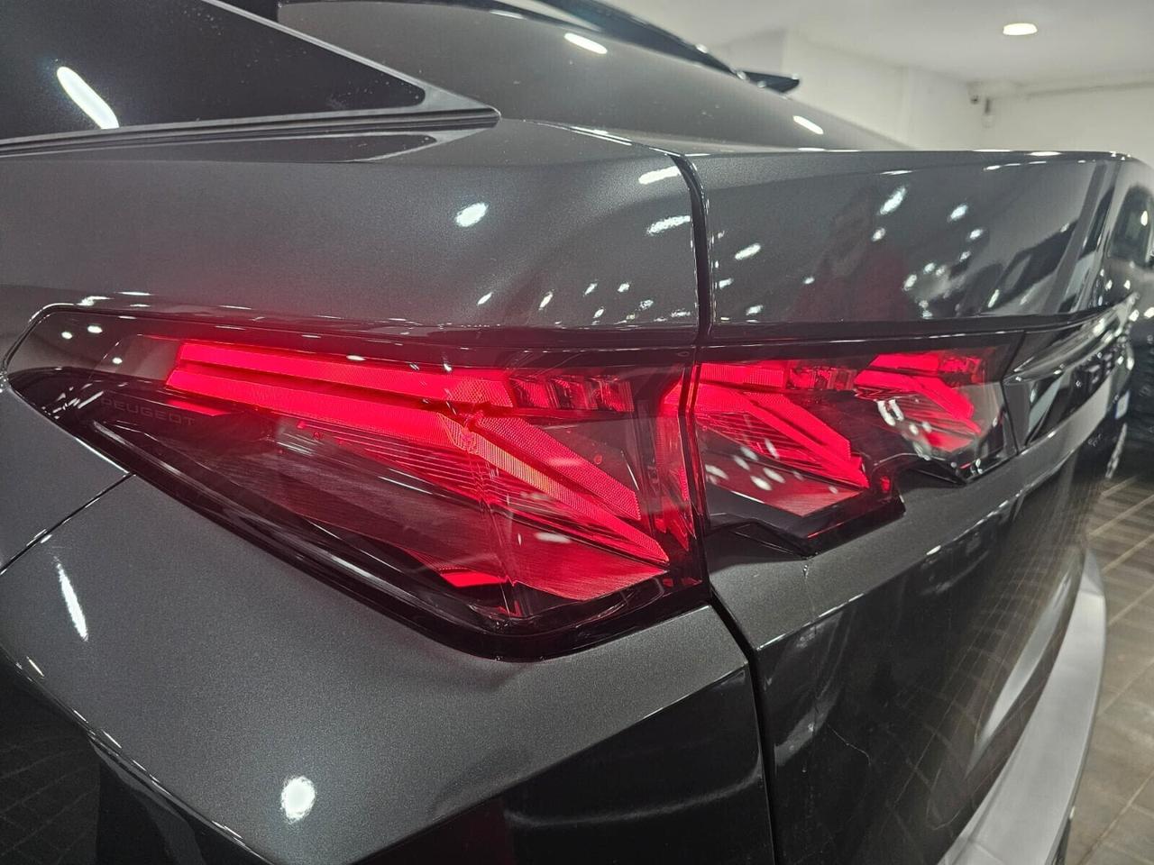 Nuova PEUGEOT 3008 GT - Hybrid 145CV E-DCS6 Grigio Titanio