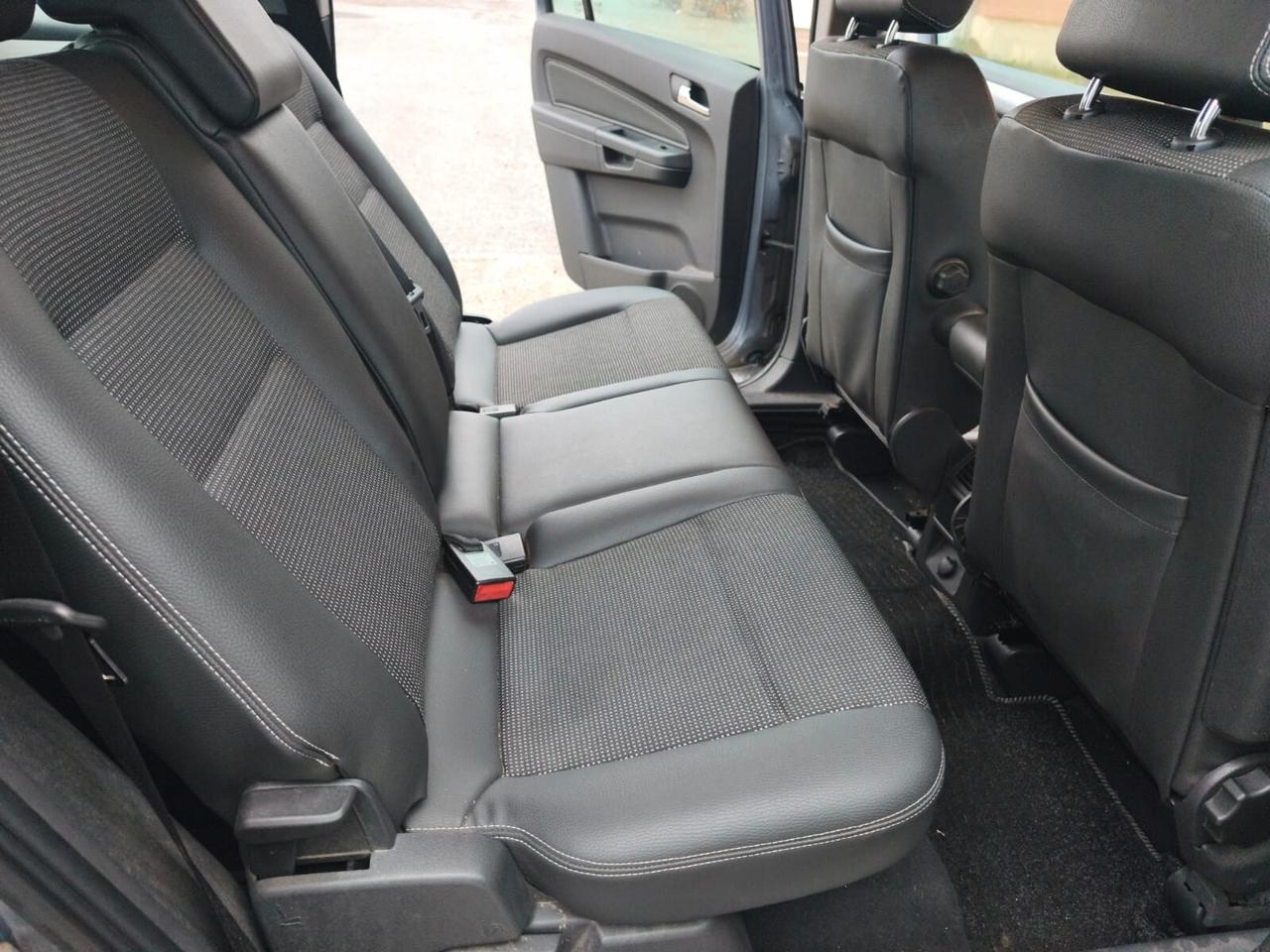 Opel Zafira 2006----1.6 Benzina 7 Posti