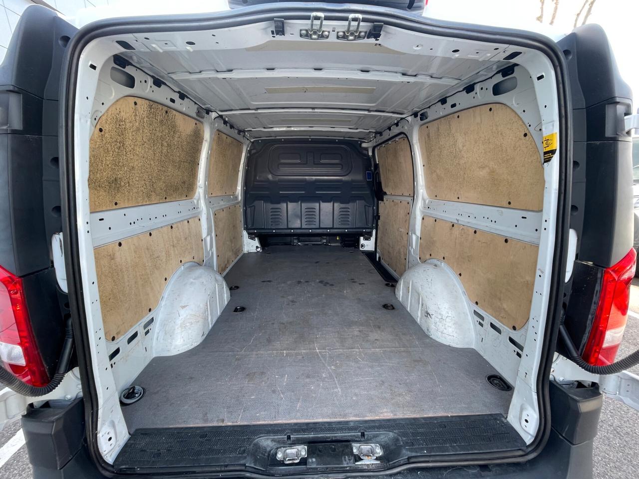 MERCEDES Vito 114 cdi compact fwd my19