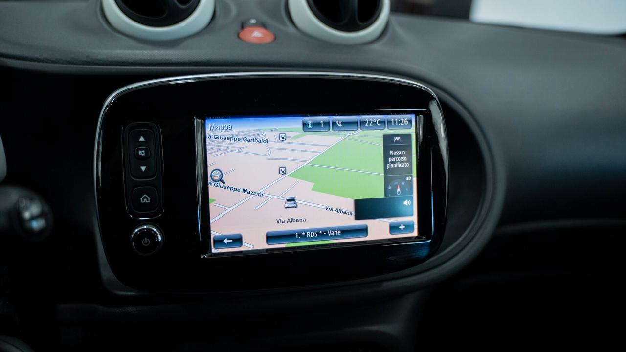 Smart ForFour 1.0 YOUNGSTER 71 CV TWINAMIC AUTO NAVI PELLE FULL