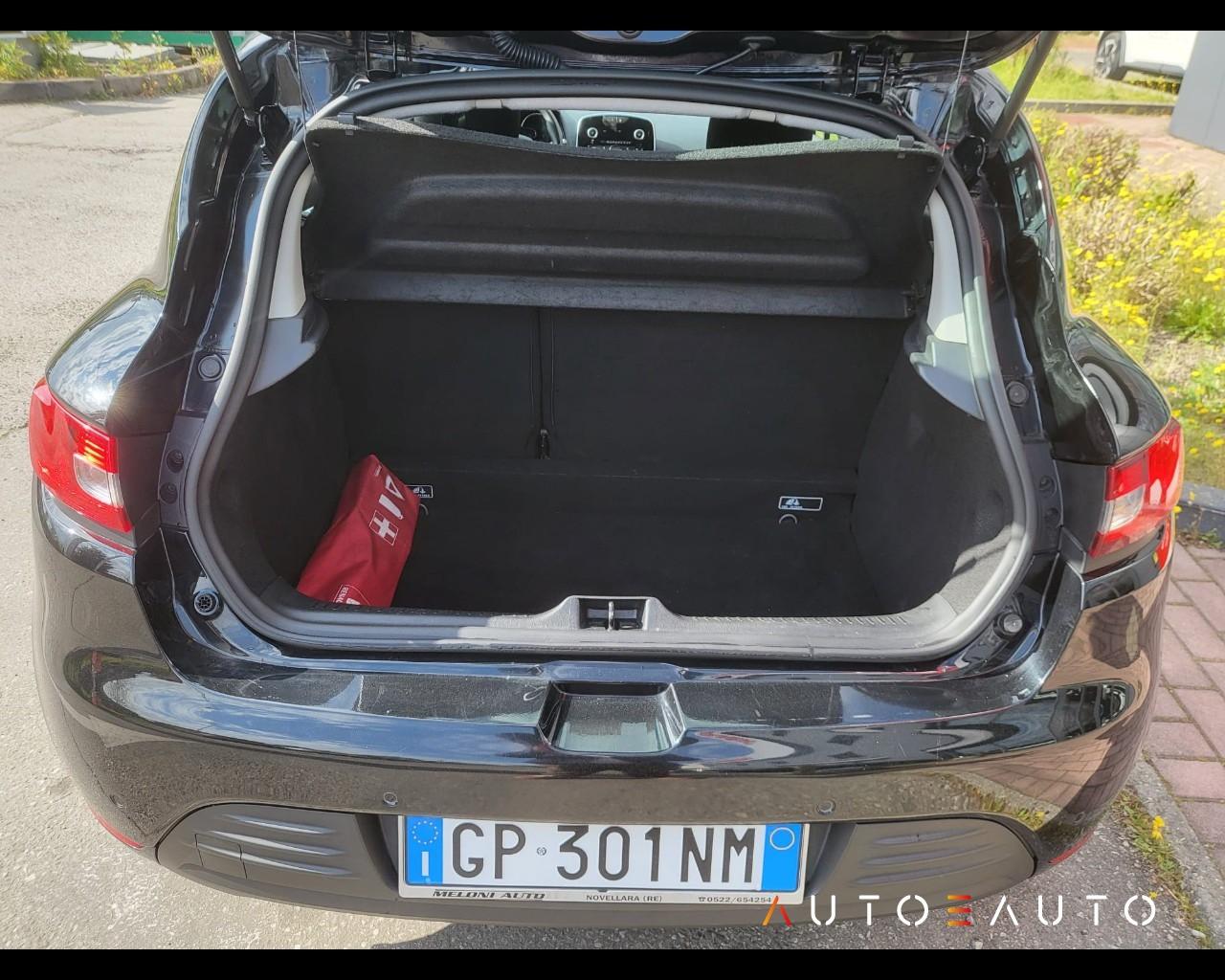 RENAULT Clio IV - Clio 5p 1.2 Zen (live) 75cv E6