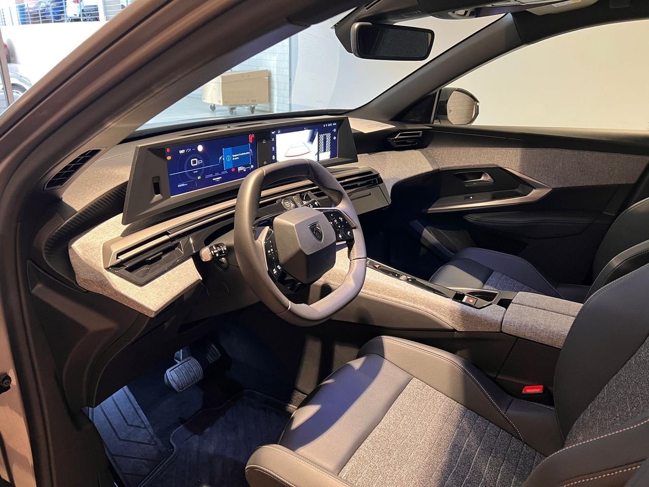 Peugeot 5008 Hybrid 145 e-DCS6 Allure