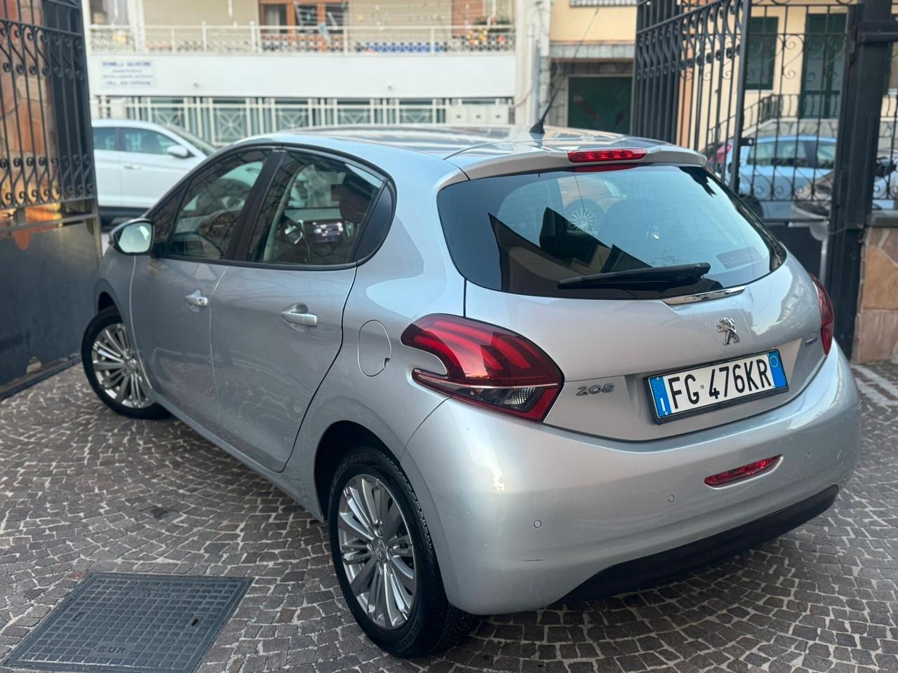 Peugeot 208 PureTech 82 5p. GPL Active