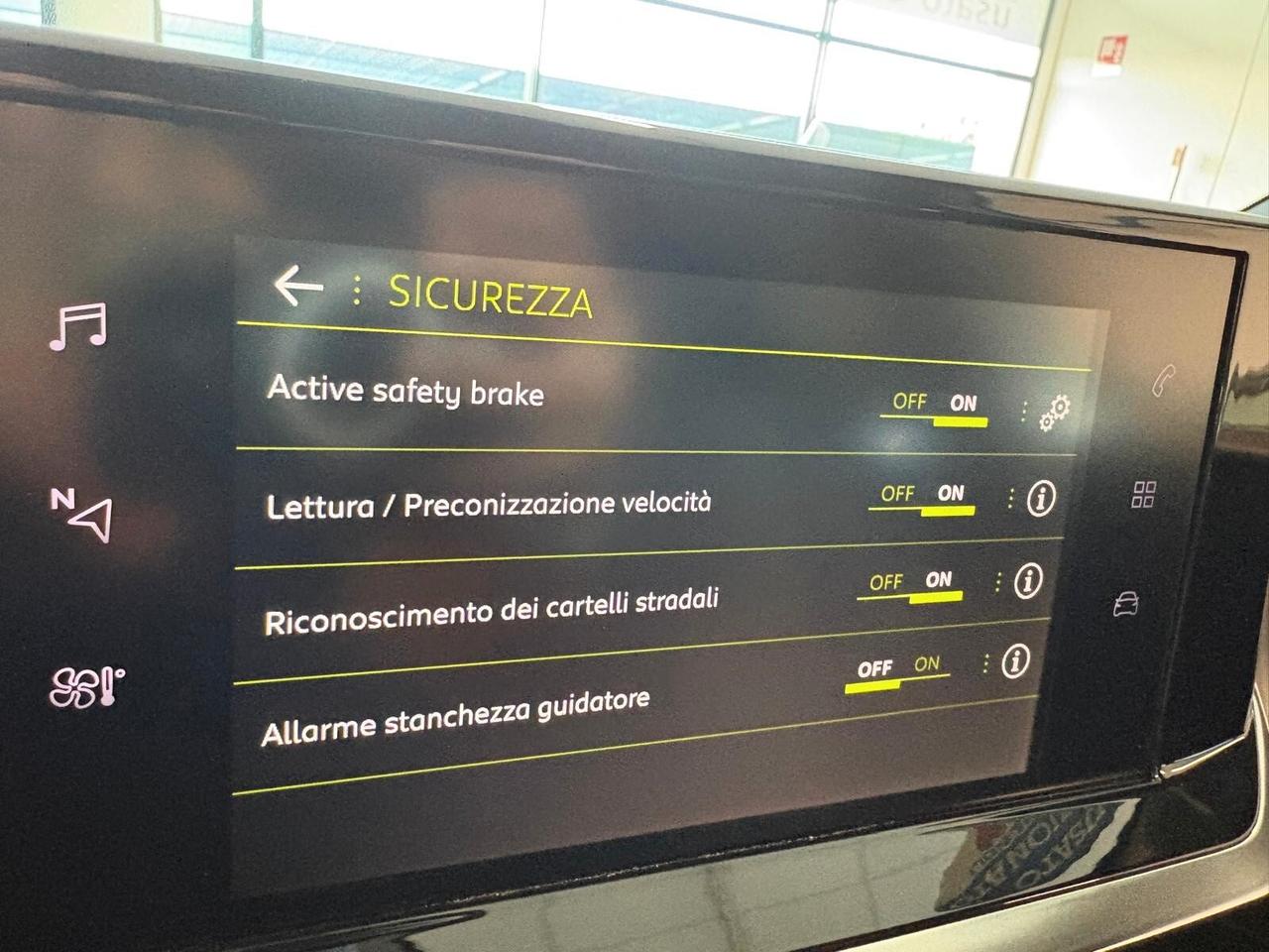 Peugeot 2008 ALLURE PACK PureTech 100 6mt SPOTICAR