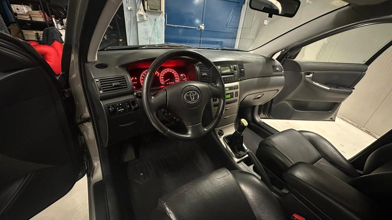 Toyota Corolla 1.8 16V 5 porte TS 192 CV