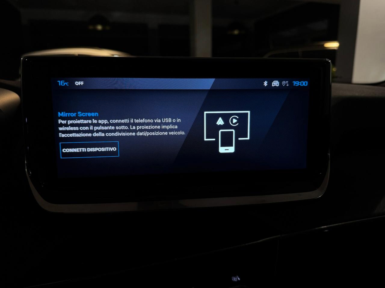 PEUGEOT 2008 1.2 PURETECH ALLURE 2025