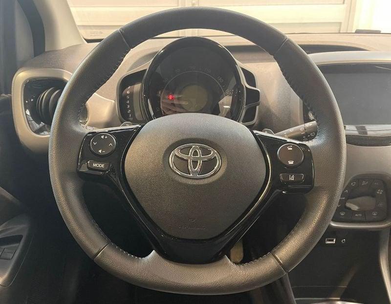 Toyota Aygo Connect 1.0 VVT-i 72 CV 5 porte x-play