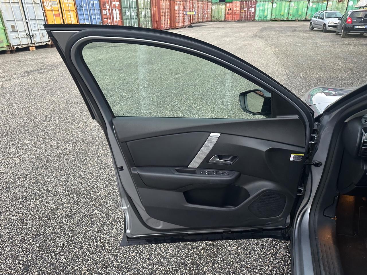 Citroen C4 X PureTech 130 S&S EAT8 Shine Pack