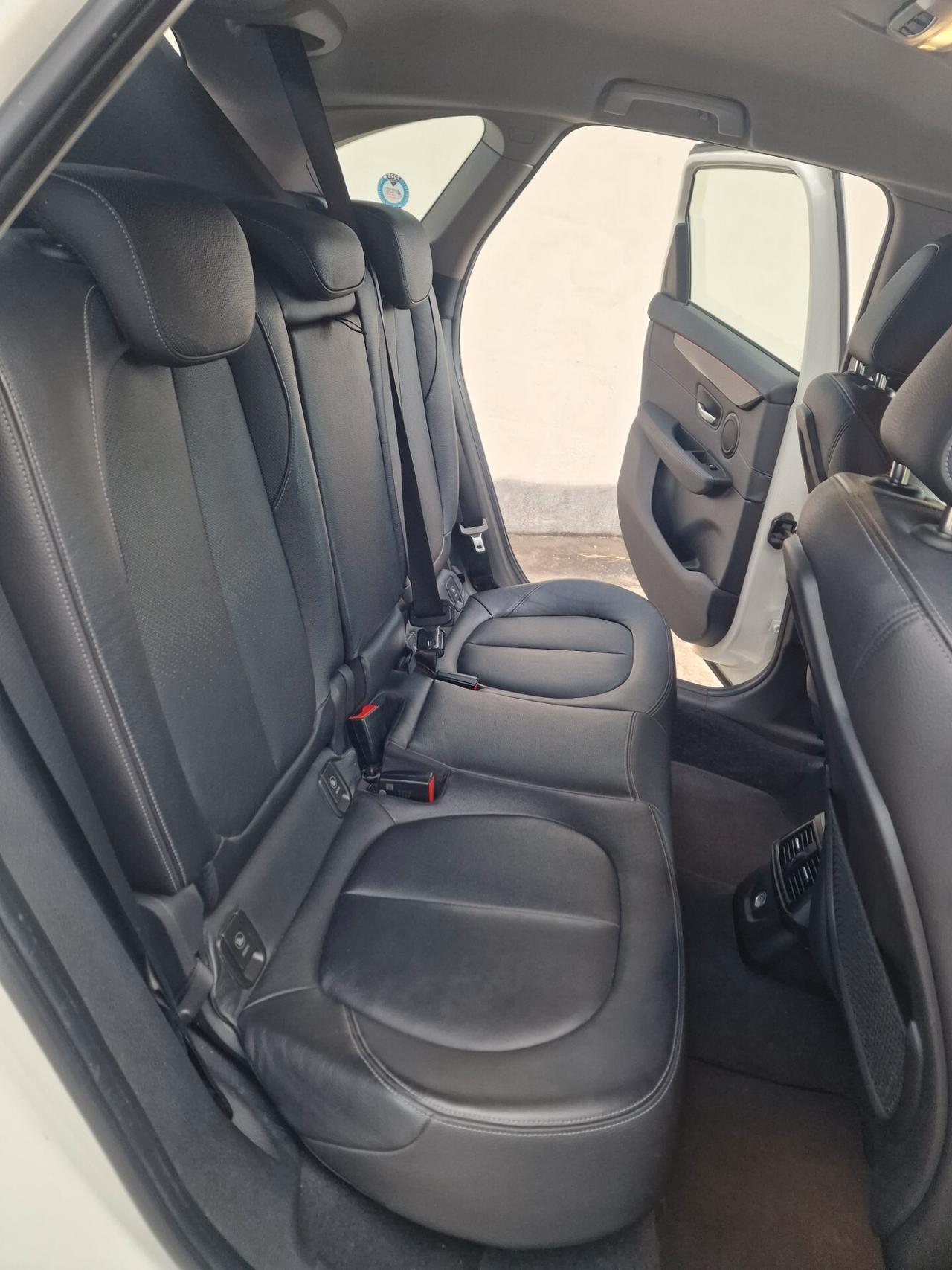 Bmw 218d Active Tourer LUXURY - 2015 *cambio automatico*