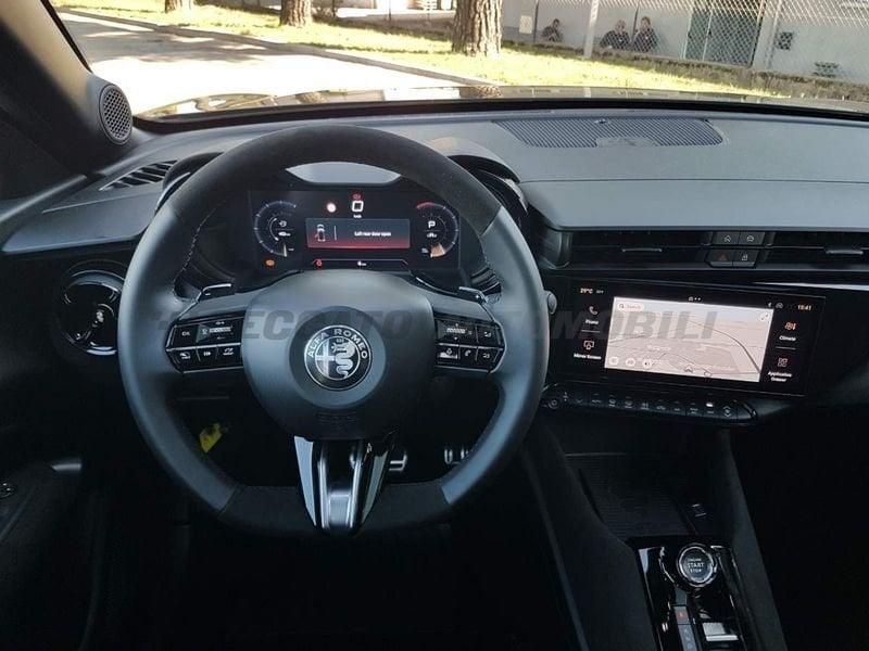 Alfa Romeo Junior Junior 1.2 ibrida Q4 145cv edct6