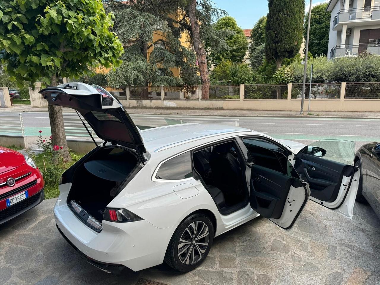 PEUGEOT 508 BlueHDi 130 S&SEAT8 ALLURE NEOPAT