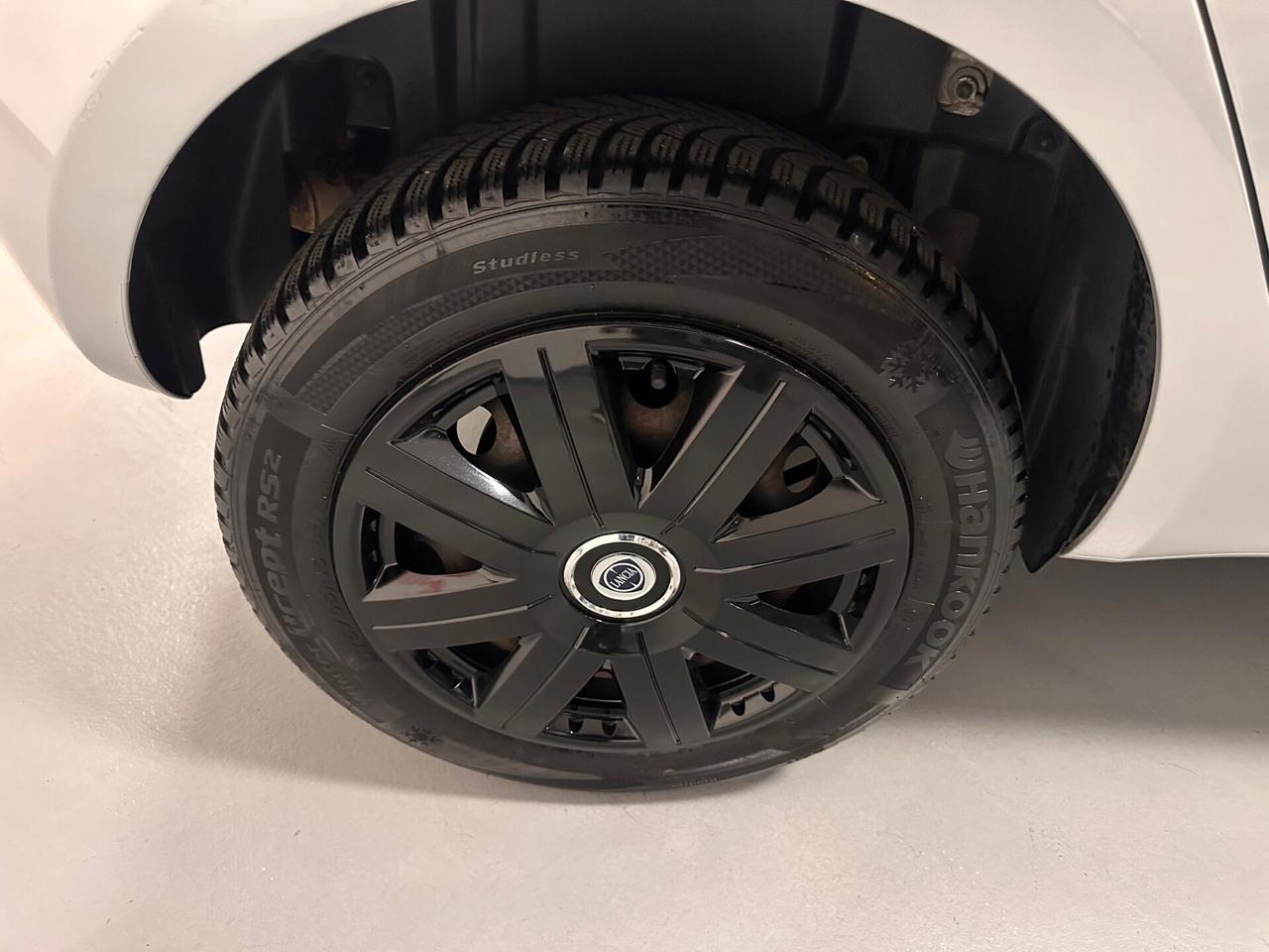 LANCIA YPSILON METANO (78000KM )