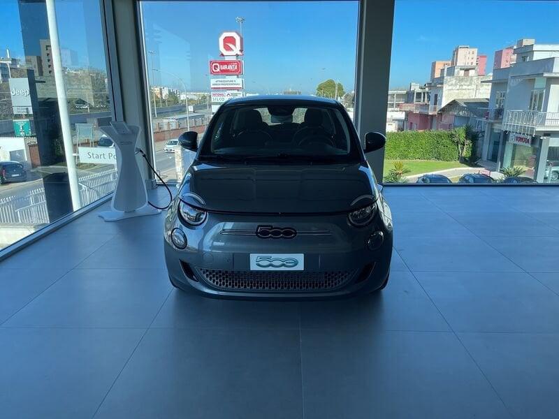 FIAT 500e 500 Nuova 500 Hatchback My23 La Nuova 500 - 320 Berlina