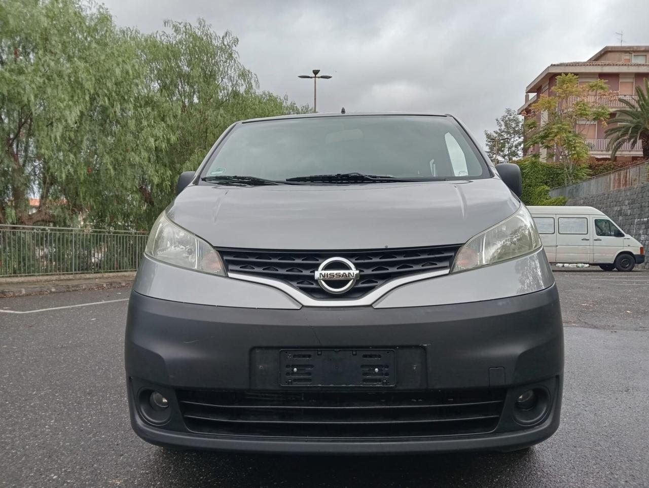 Nissan NV200 Pianale ribassato con rampa disabili in carrozzina