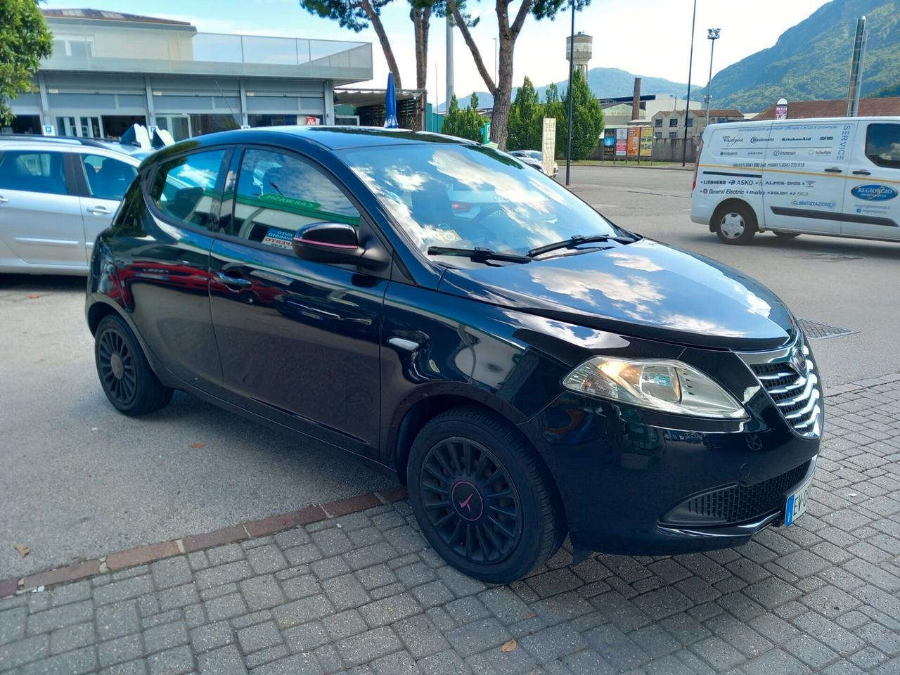 Lancia Ypsilon 1.2 EURO 6 Platinum
