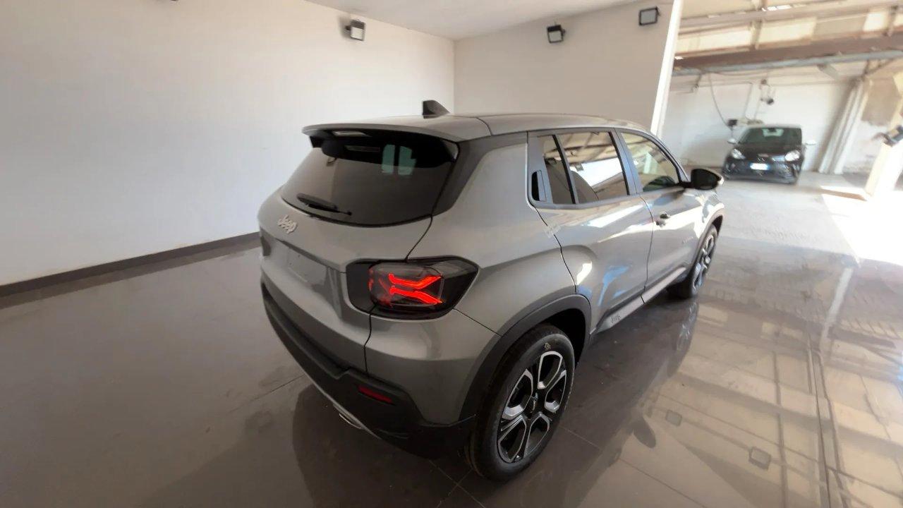 Jeep Avenger 1.2 Turbo 100 CV e-Hybrid Summit