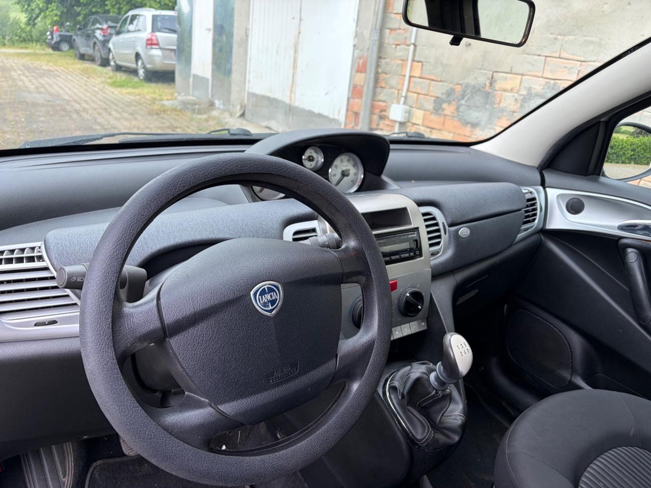 Lancia Ypsilon 1.2 BENZINA 2011