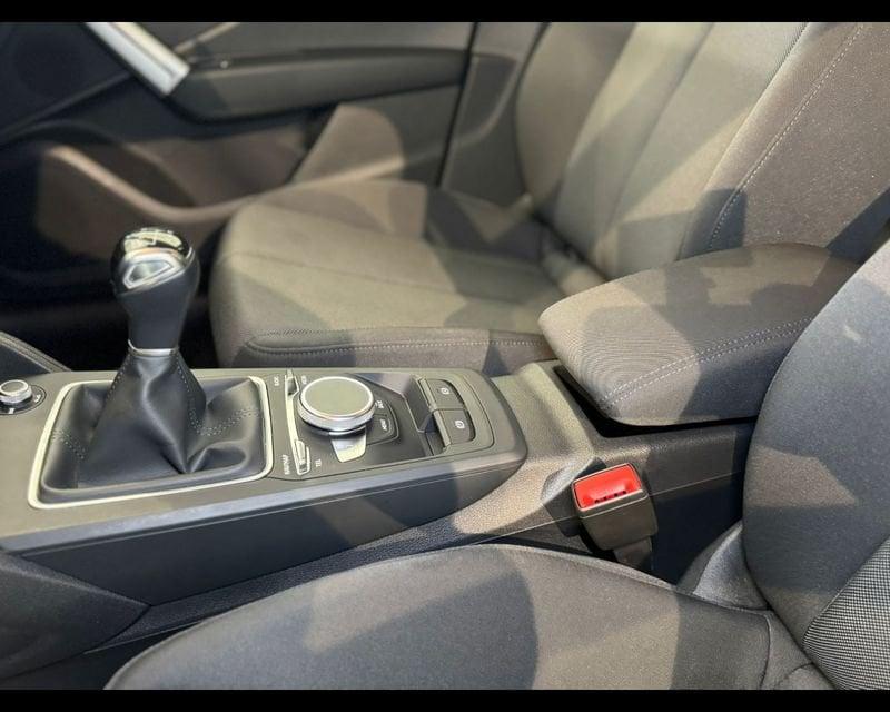 Audi Q2 30 TFSI Business Advanced