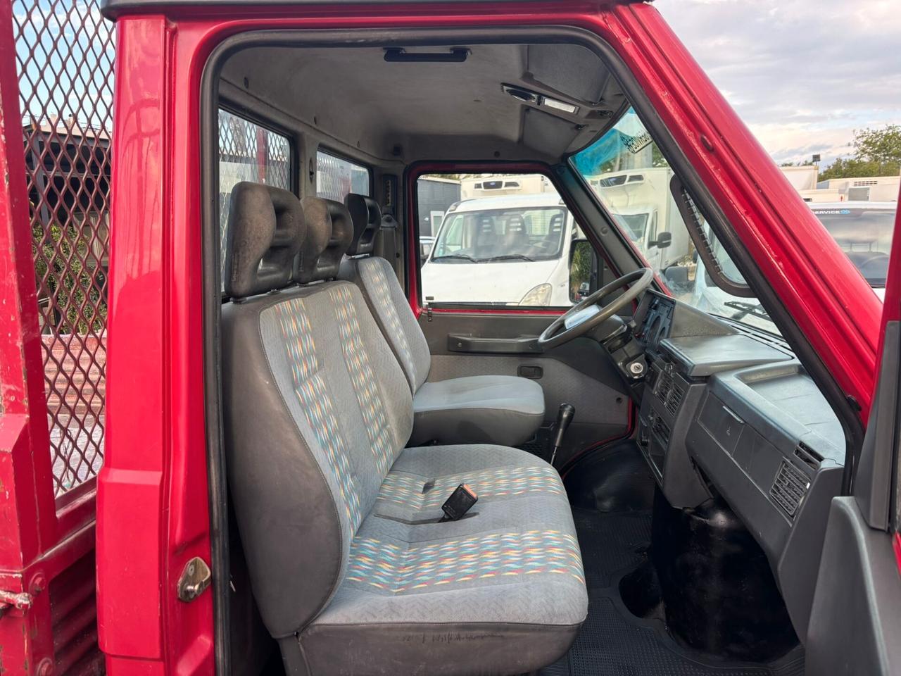 Iveco Daily 35.8 Ribaltabile Trilaterale – Affidabile e Pronto al Lavoro