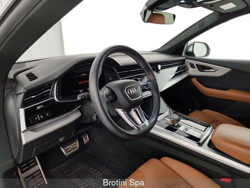 Audi Q8 RS TFSI V8 quattro tiptronic