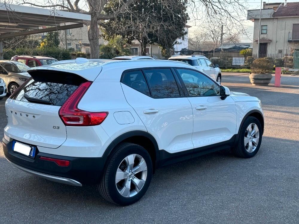Volvo XC40 D3 AWD Geartronic Momentum