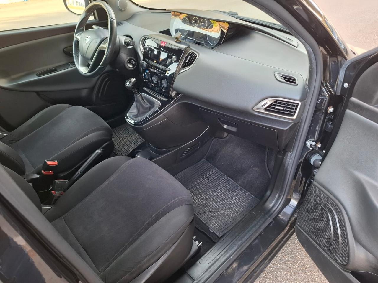 LANCIA YPSILON 1.3 MJT