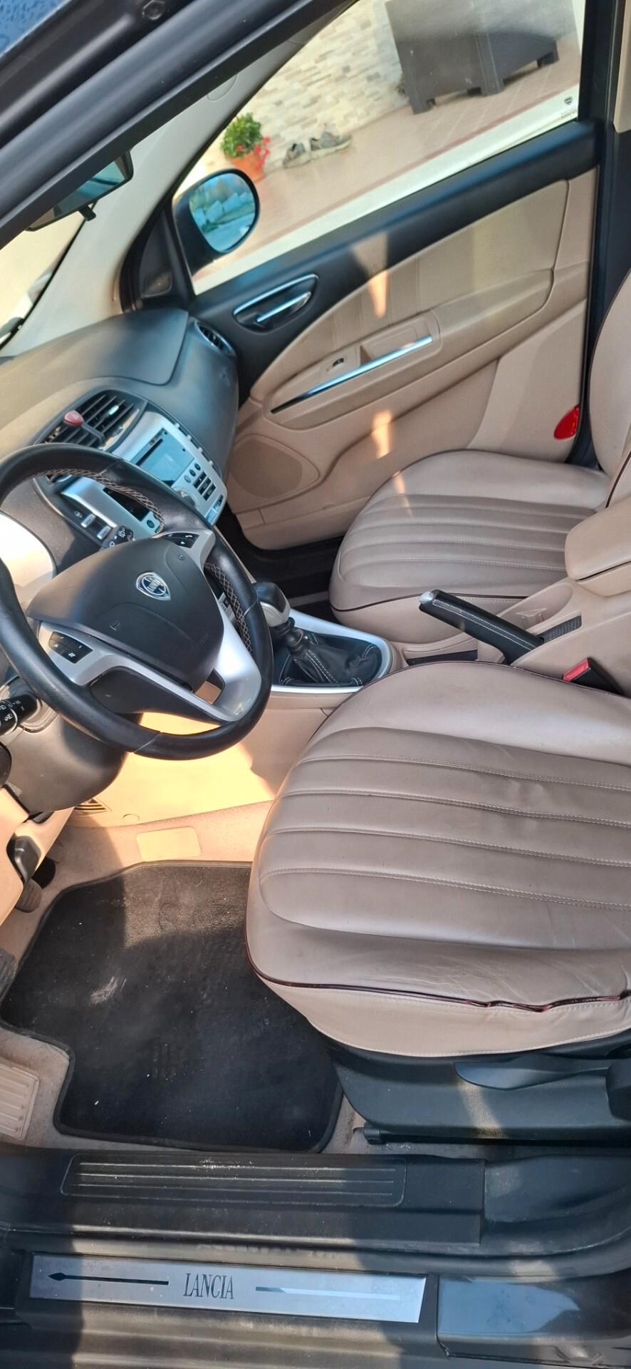 Lancia Delta 1.6 MJT DPF Platino