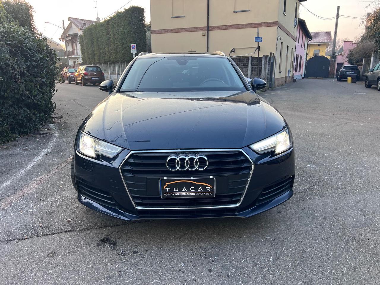 Audi A4 2.0 35 TDI Business Sport #8876
