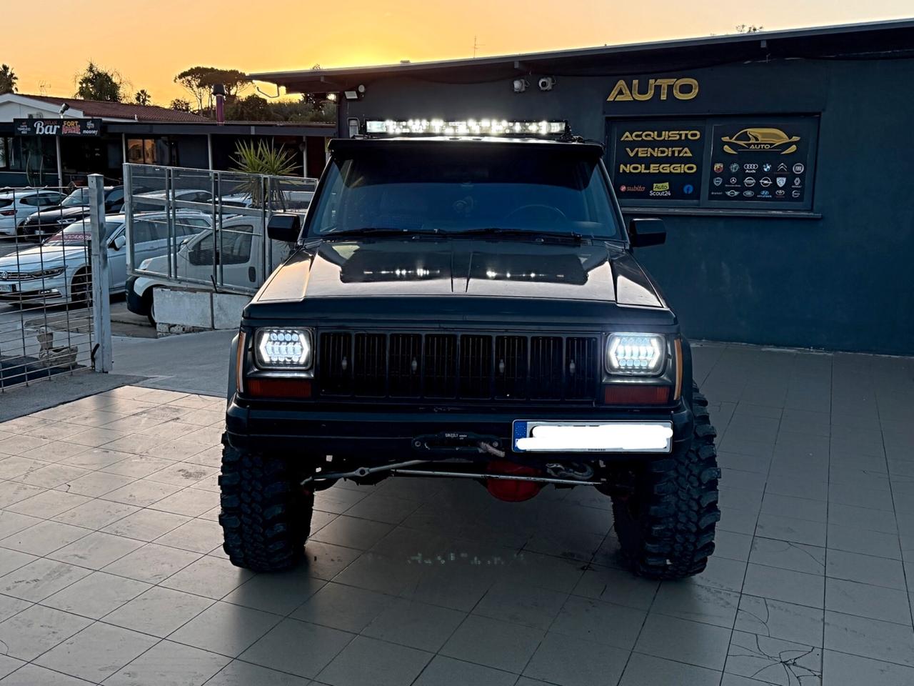 Jeep Cherokee 2.1 TD 3 porte Command-Trac (EU)
