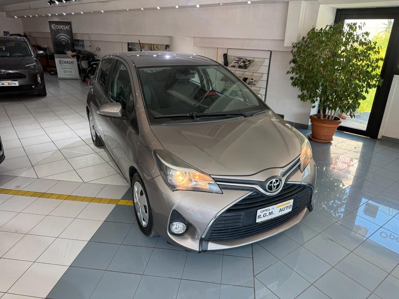 Toyota Yaris 1.0 5 porte Lounge