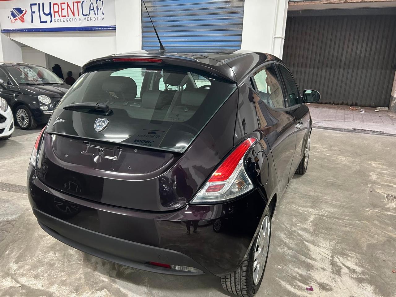 Lancia Ypsilon 1.2 69 CV 5 porte Gold