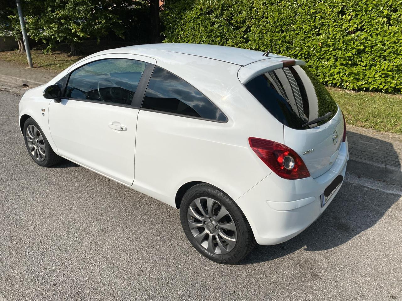 Opel Corsa 1.2 3 porte Club