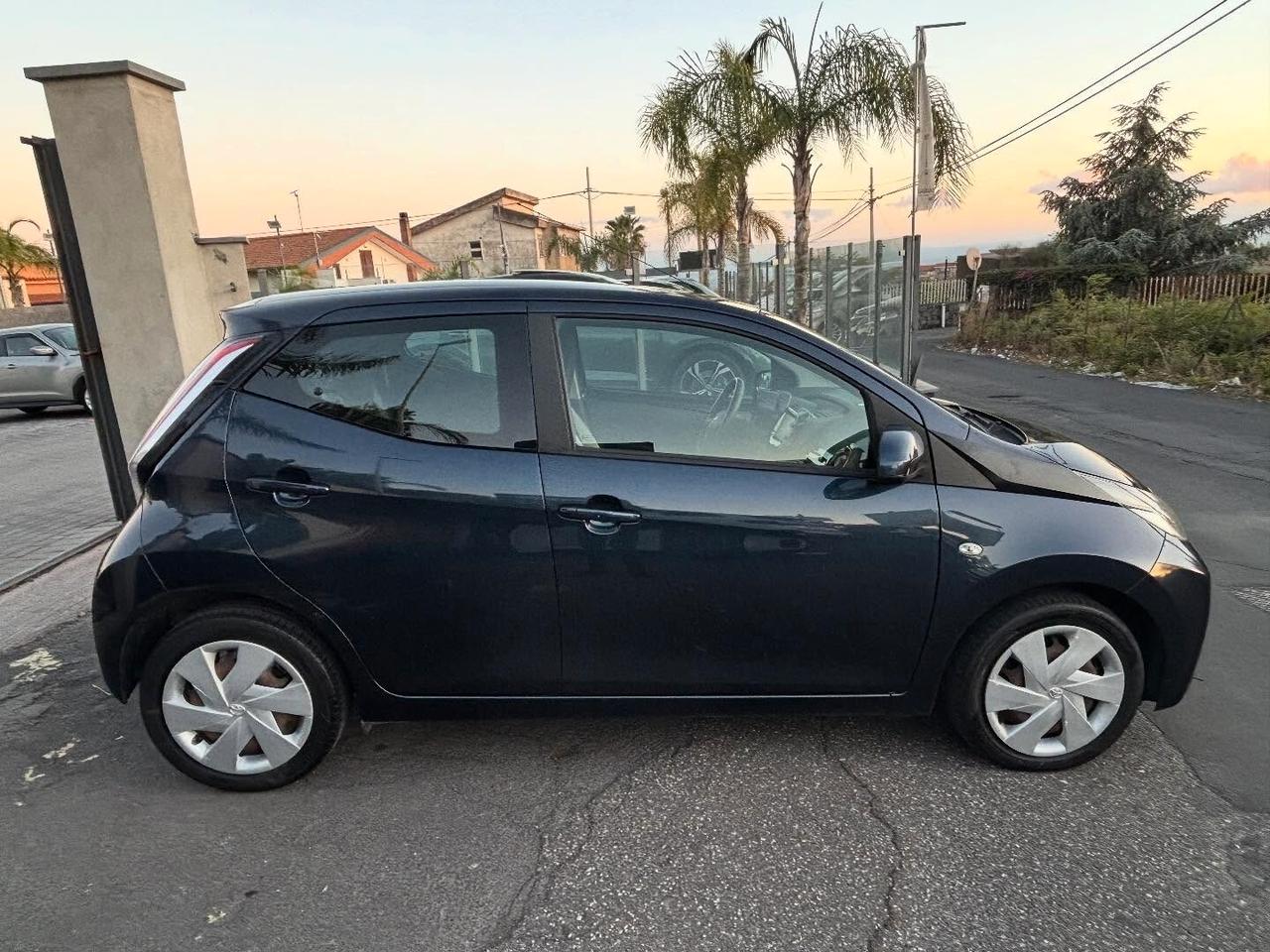 Toyota Aygo 1.0 VVT-i 69 CV 5 porte x-clusiv