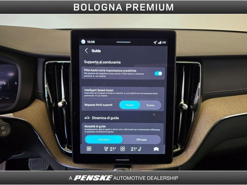 Volvo XC60 XC60 B5 AWD automatico Ultra Dark