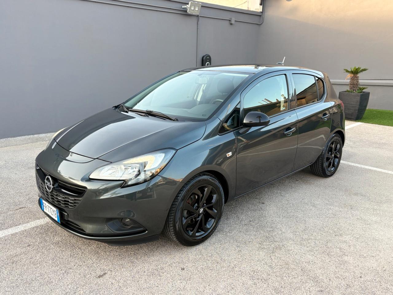 Opel Corsa 1.2 5 porte Black Edition GPL