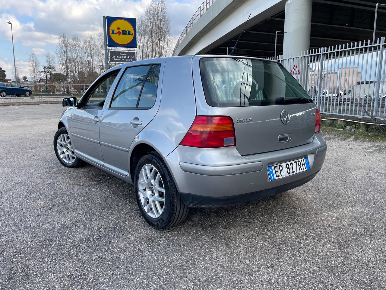 Volkswagen Golf 1.9 TDI/101 CV cat 5p. Comfortline